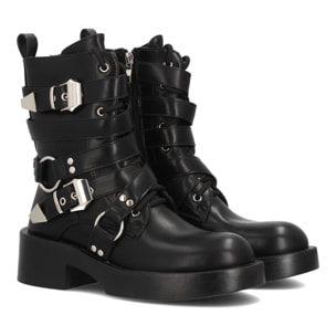 Botas estilo punk con hebillas y plataforma
