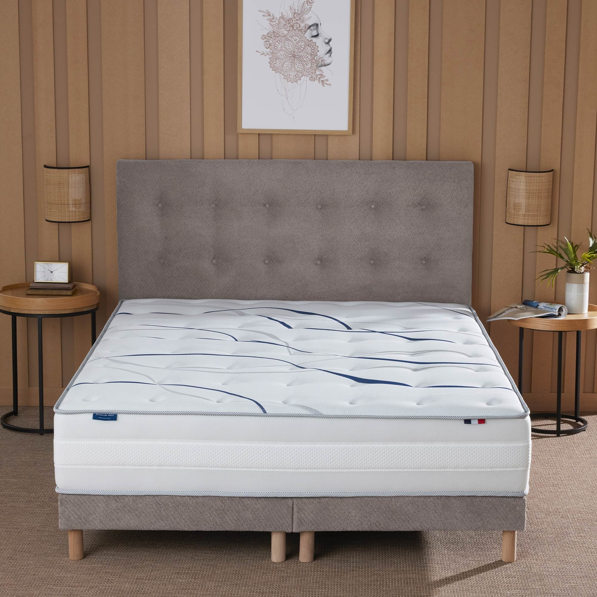 Sommier tapissier Eden gris clair, bois massif, chenille bouclettes