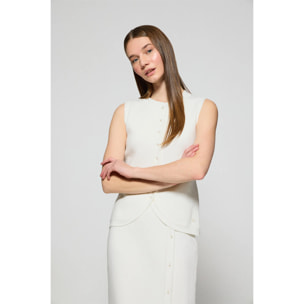 Chaleco color crudo de punto Lalisa abotonado y botón nacarado