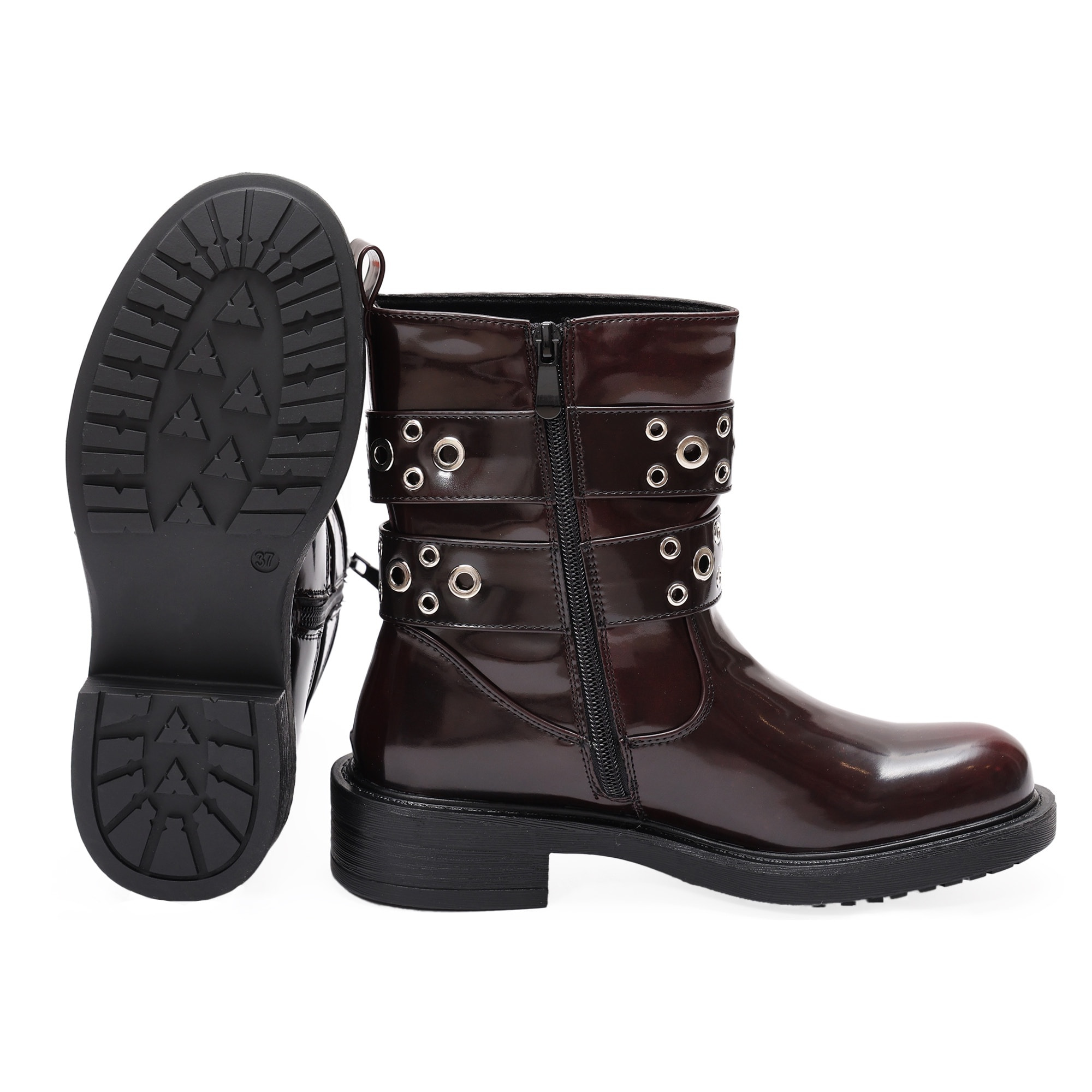 Stivaletto in simil pelle con cinturini