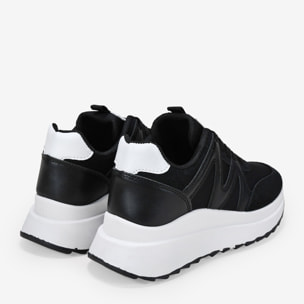 Zapatillas negras con cordones