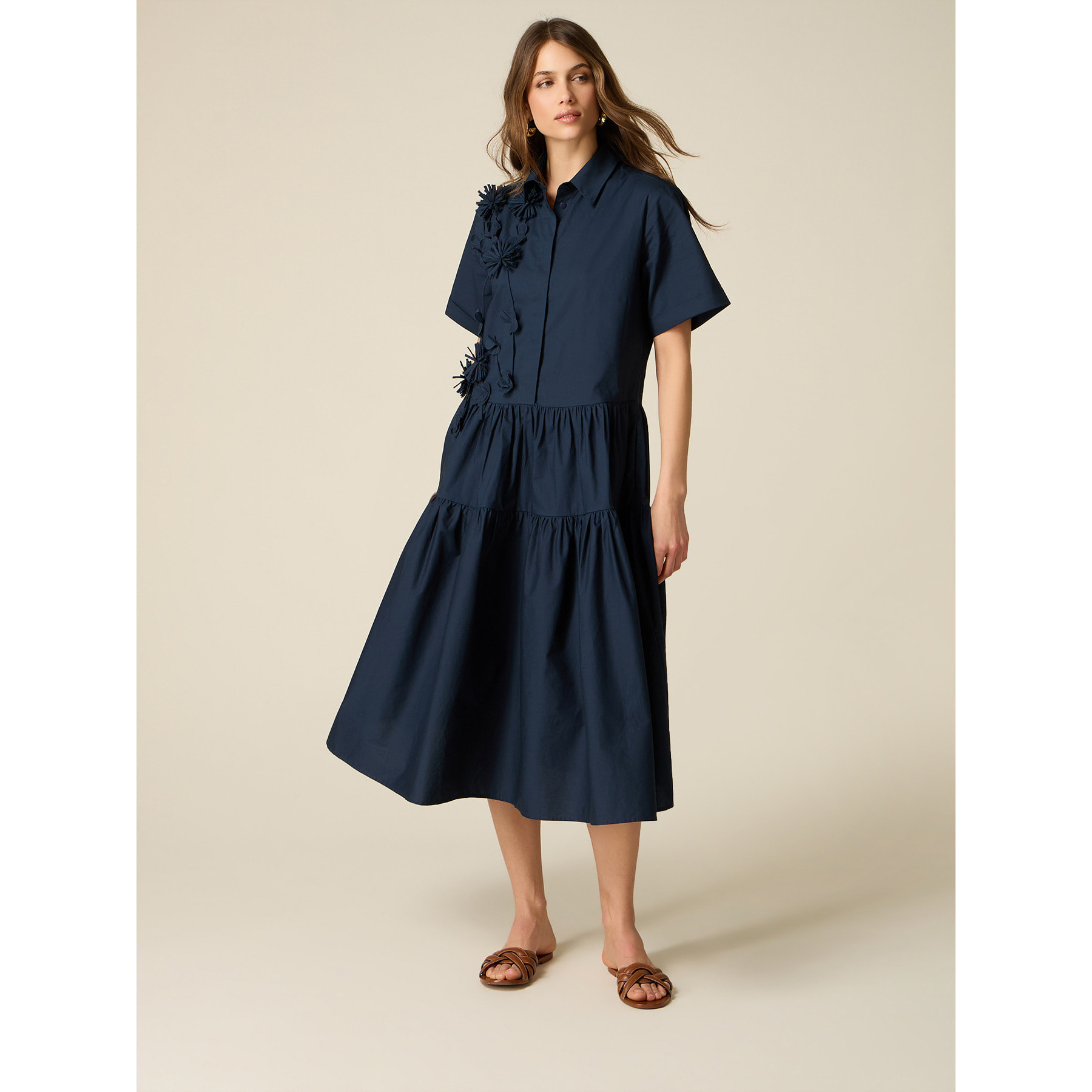 Oltre - Vestido camisero con flores aplicadas - Azul