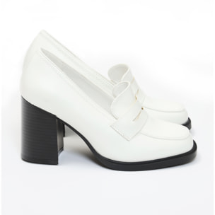 Mocassini in simil pelle con tacco comodo quadrato