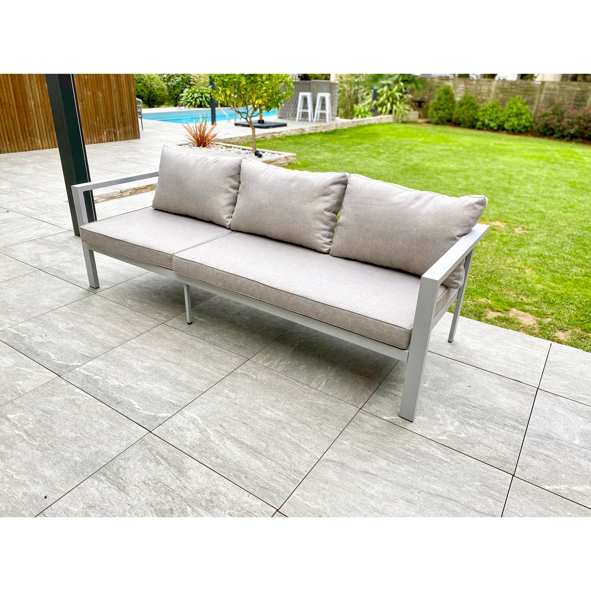 ANTALYA - Ensemble repas de jardin 9 places en aluminium gris