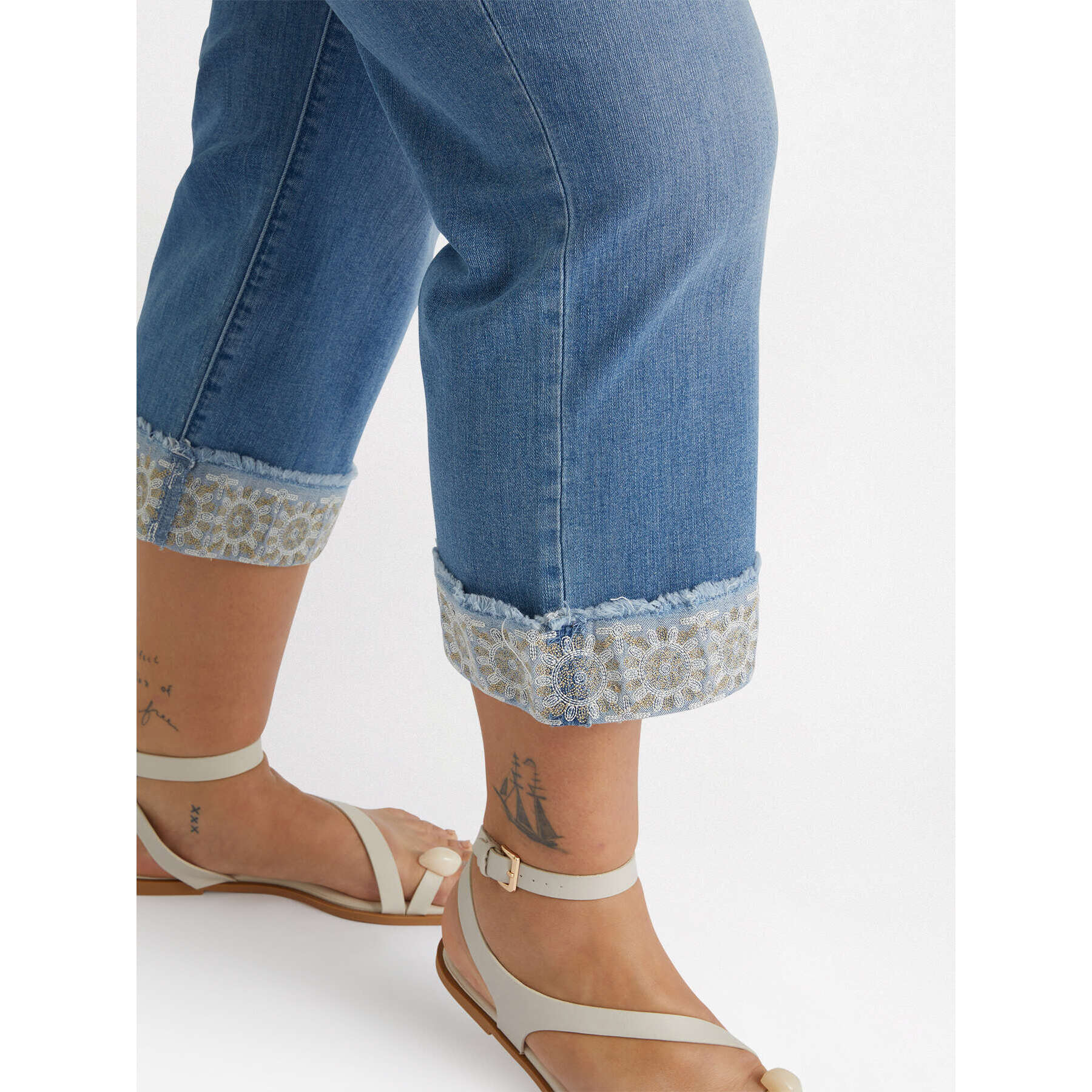 Fiorella Rubino - Vaqueros cropped con borde de encaje - Light - blue