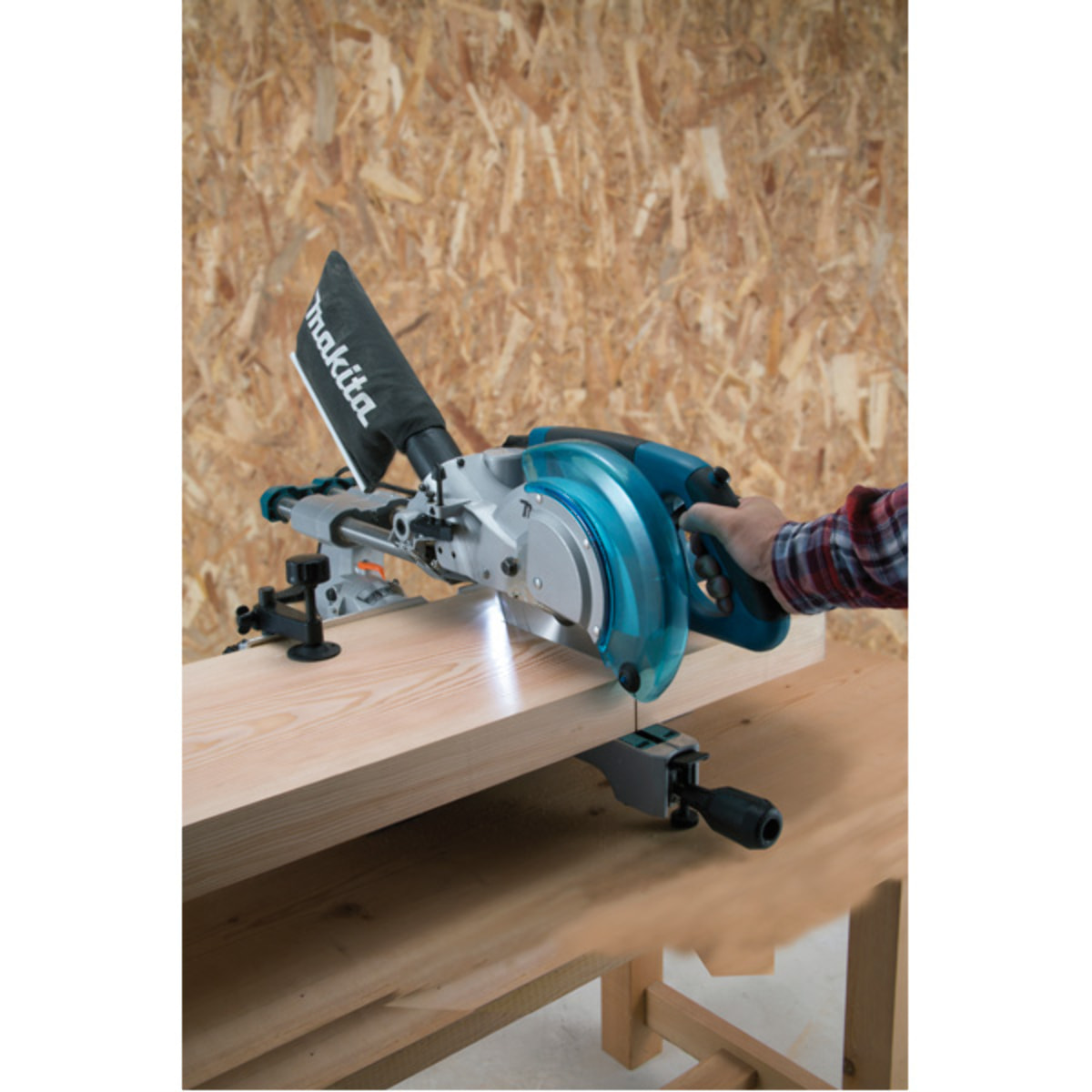 Scie radiale 1400W Ø216 mm MAKITA - LS0815FLN