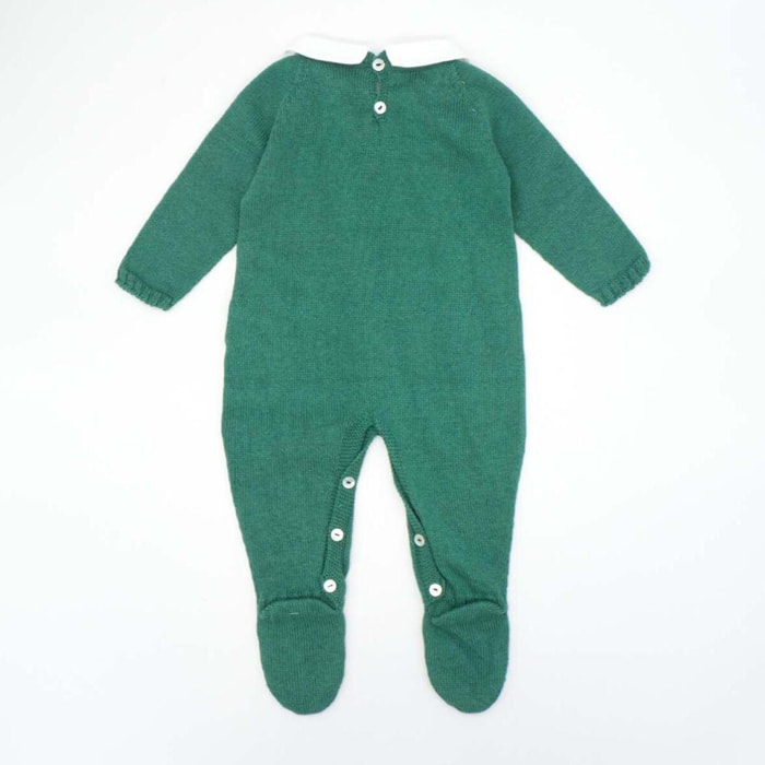 Pelele verde con dibujo conejo en el centro