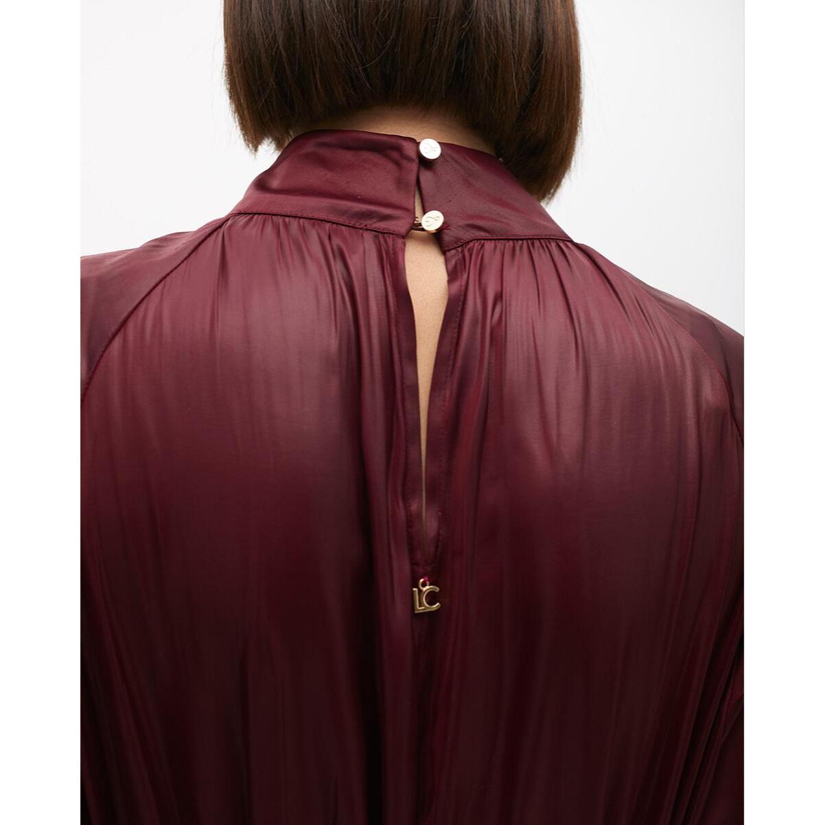 Vestito collo alto con cintura effetto cerato