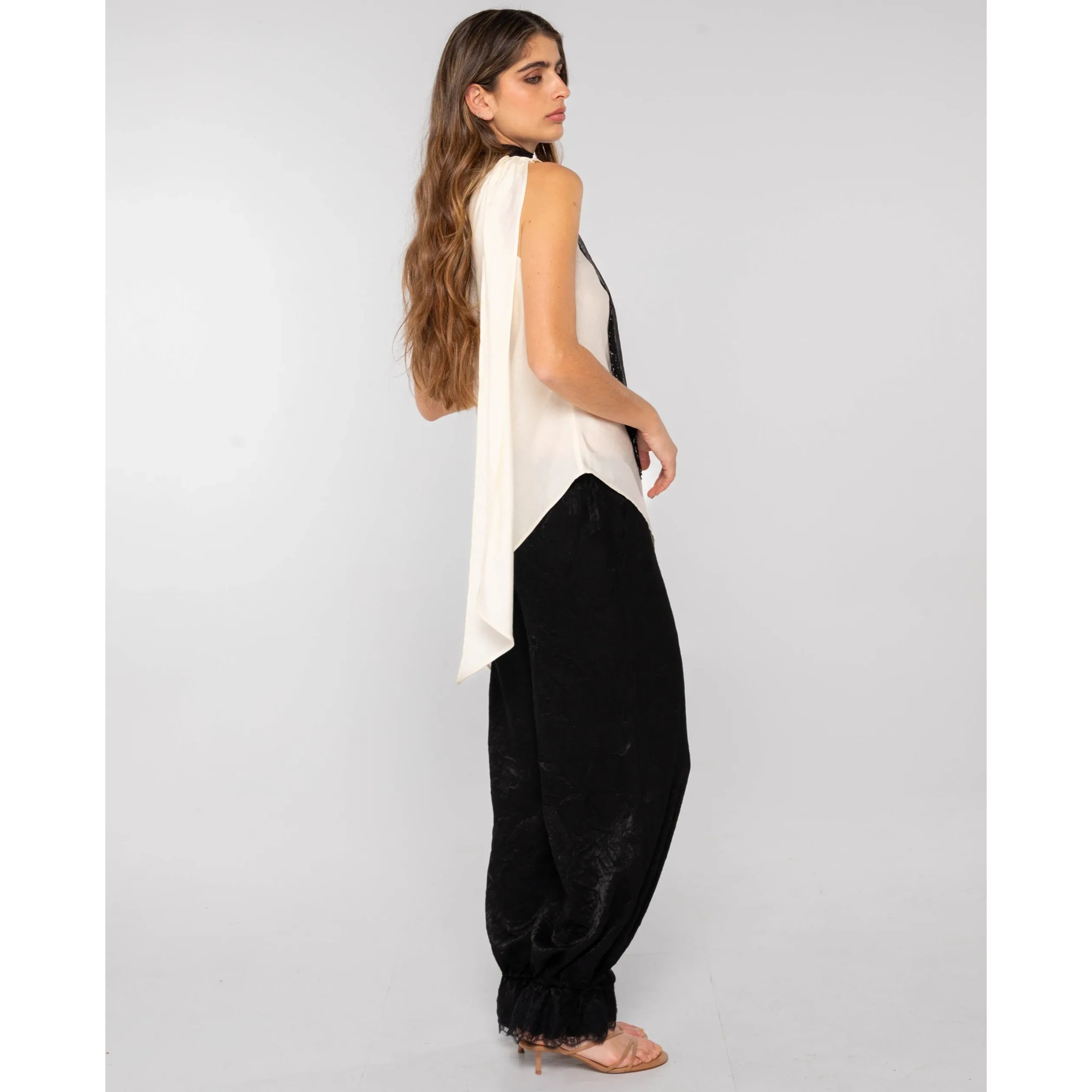 BLUSA OUT OF REACH · CRUDO