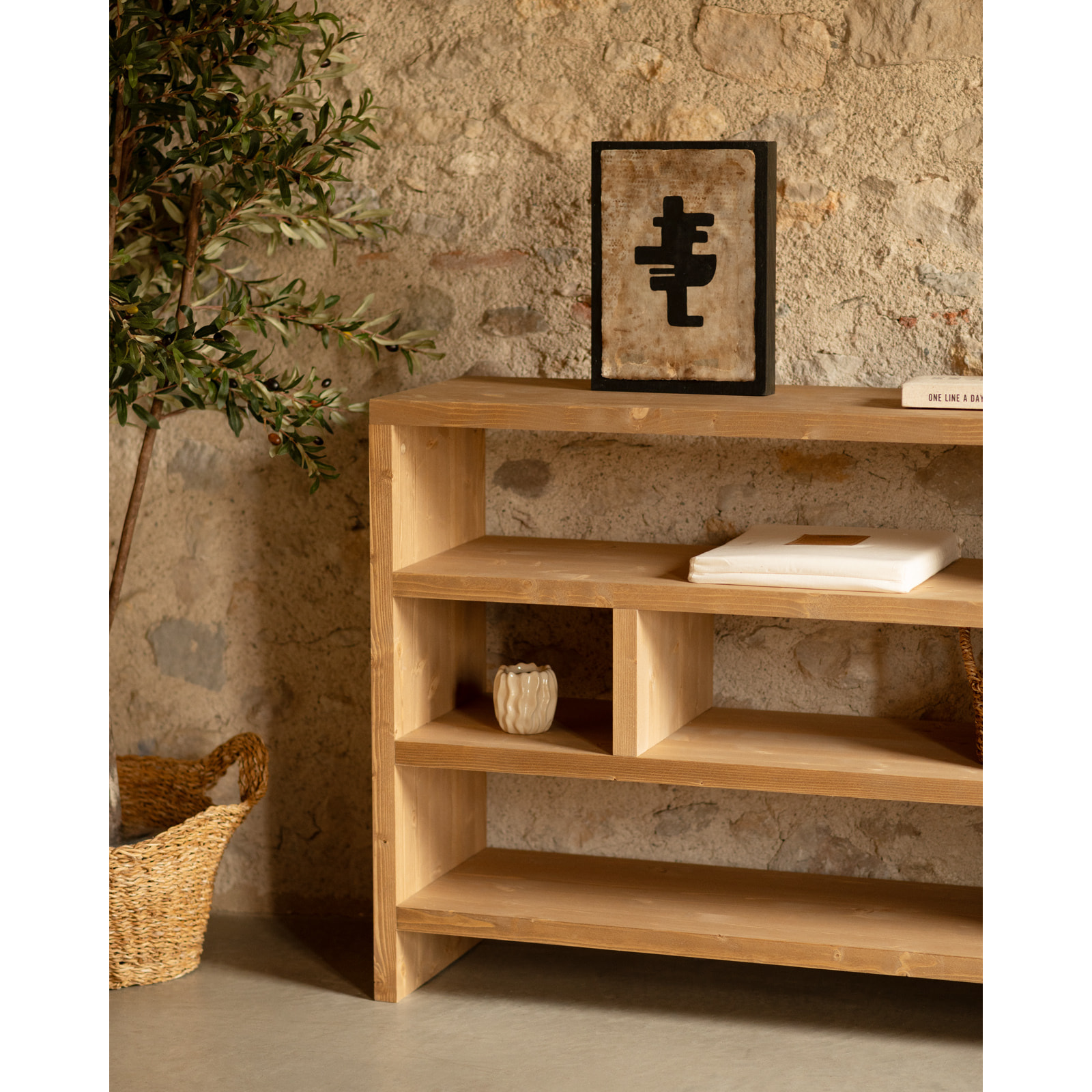 Estantería de madera maciza tono roble medio de 80x140cm Alto: 80 Largo: 140 Ancho: 35