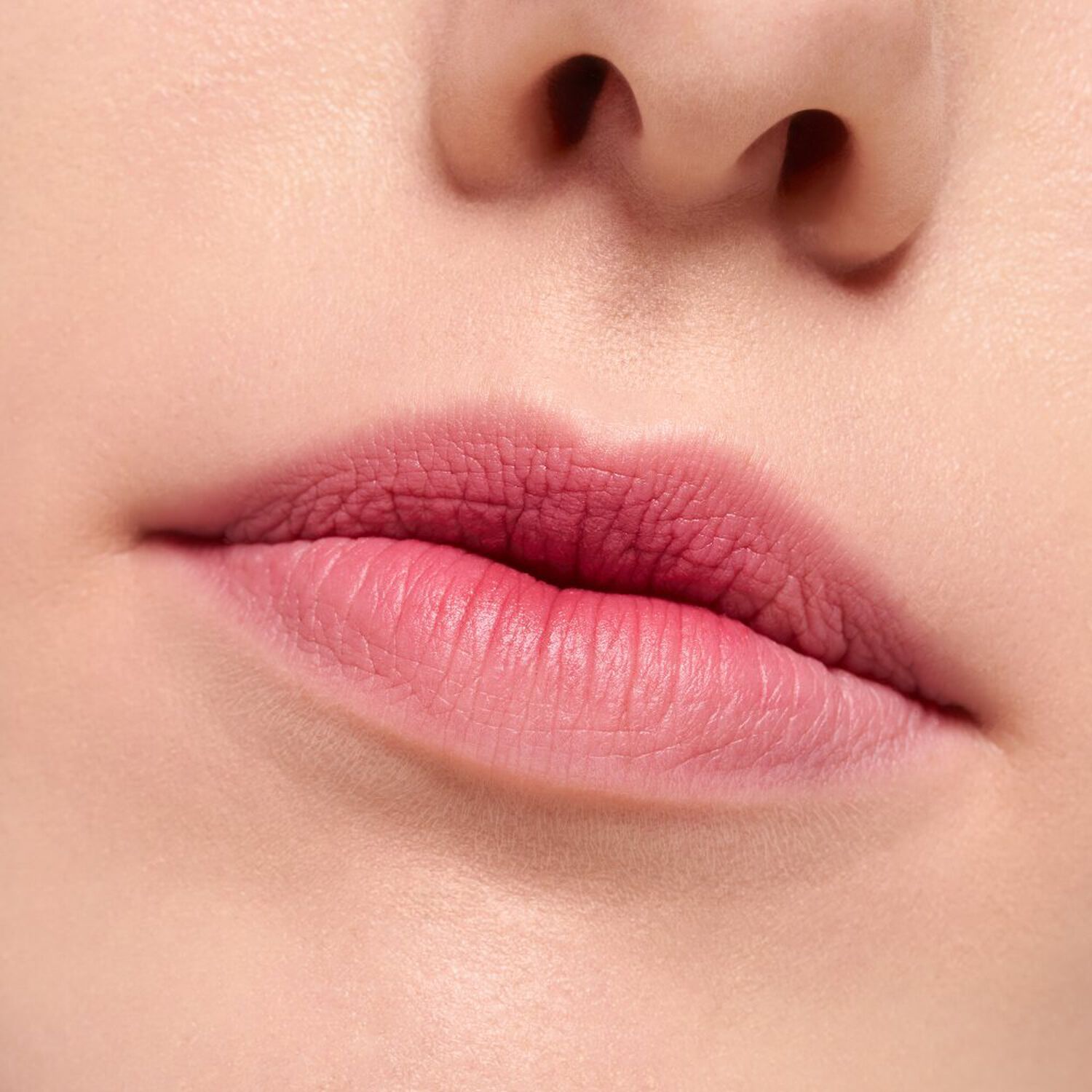 Blur Matte Lip Cream - Rouge à Lèvres Fini Semi-mat