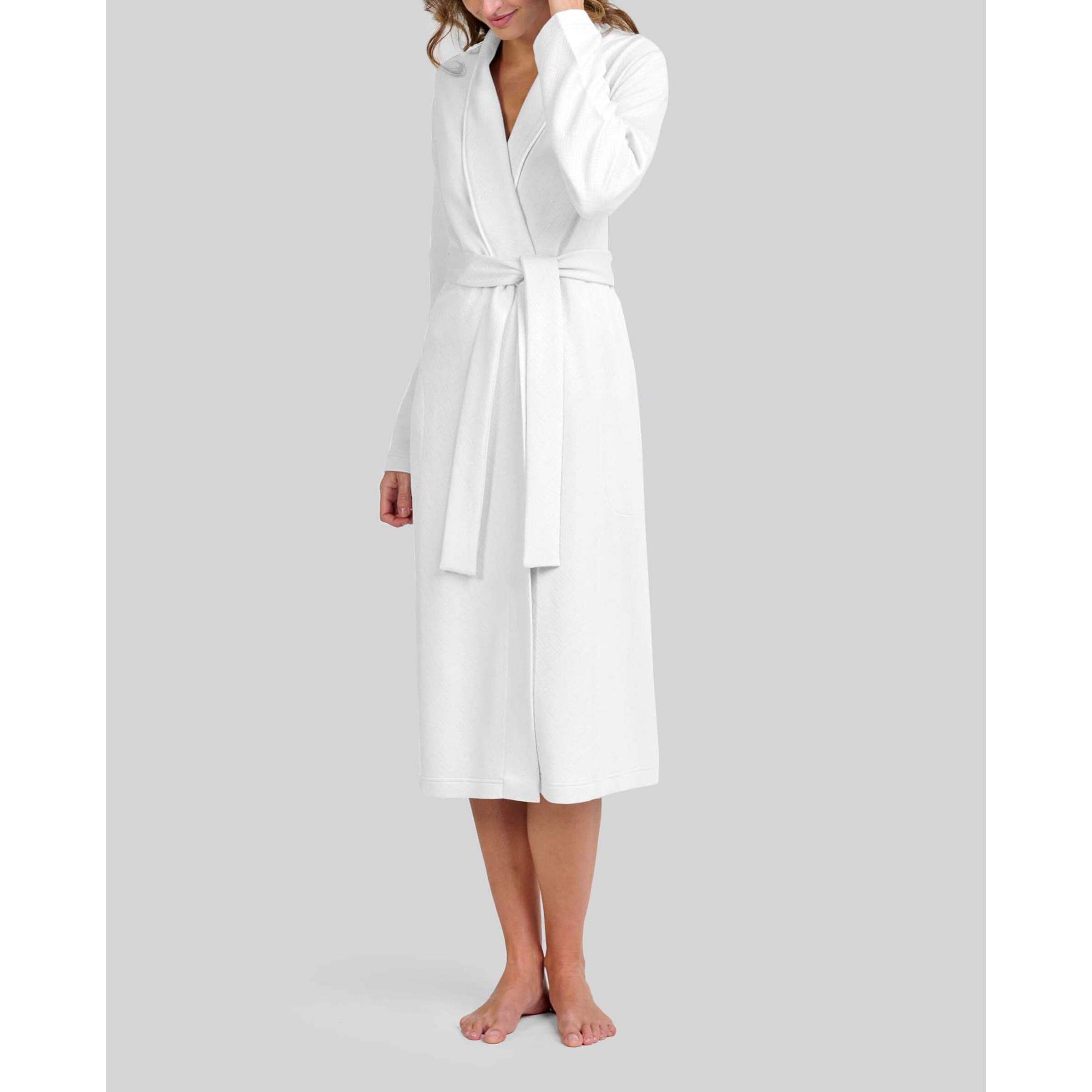 Bata mujer estilo clásico cruzada, cuello smoking con vivo, bolsillos laterales, cinturón y manga larga