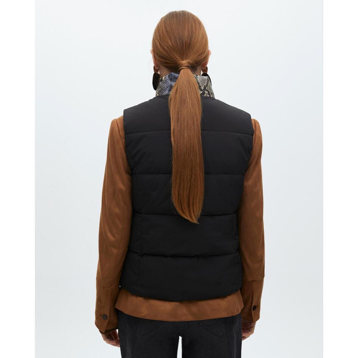 Gilet imbottito stampa animalier e dettagli dorati