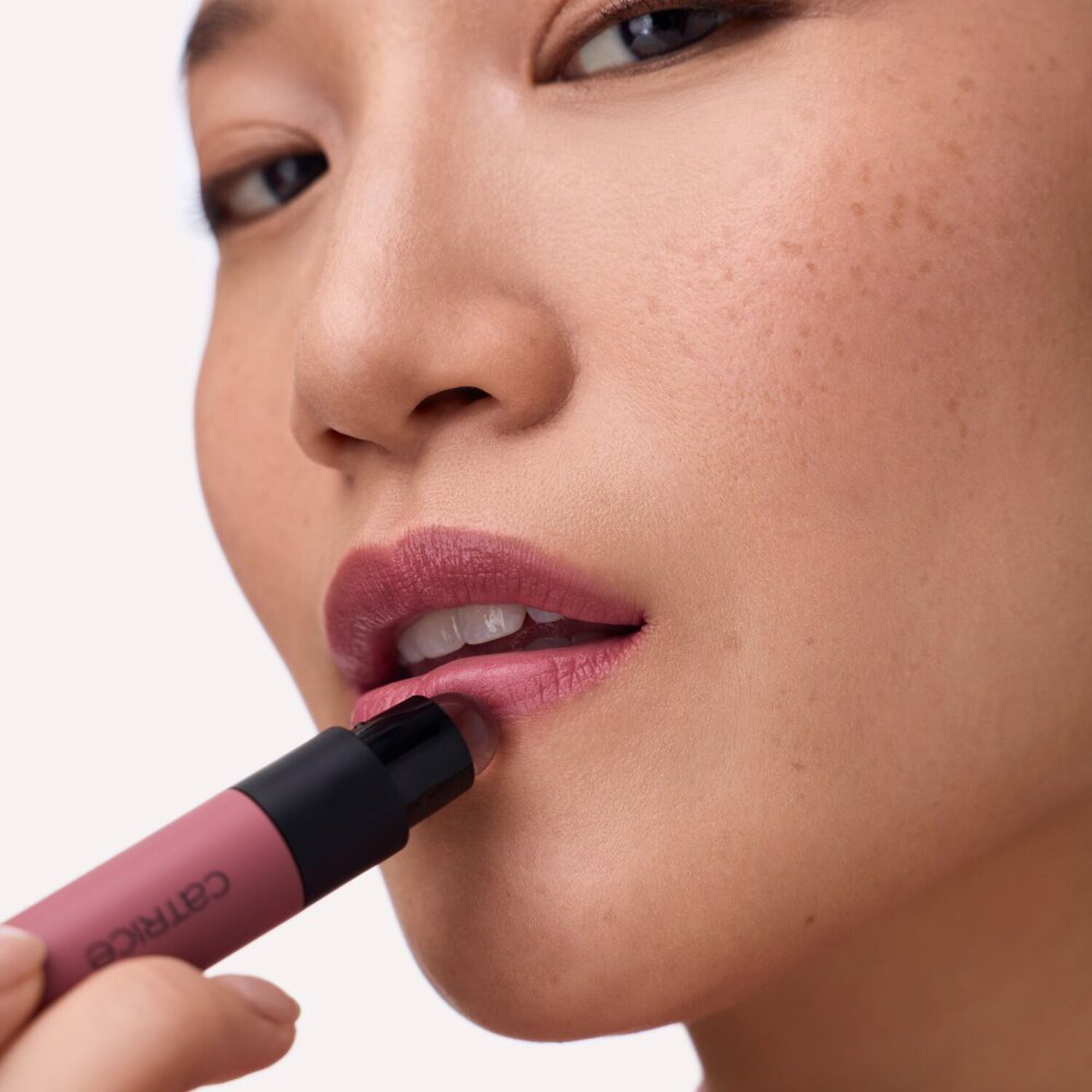 Blur-Real Lip Powder Cream - Crème Poudrée pour les Lèvres Effet Flouté Fini Mat Velours 3,5ml