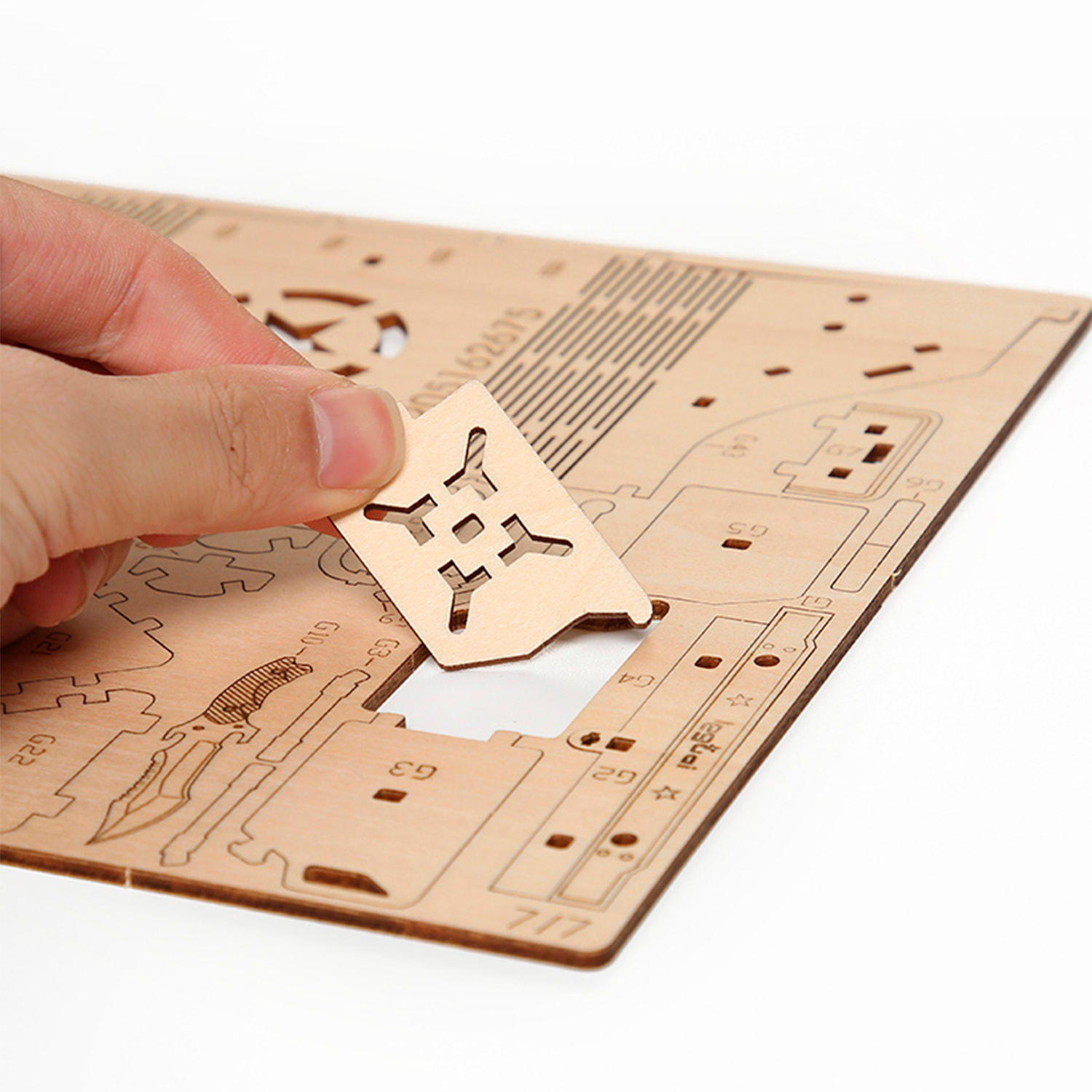 Modello in Legno 3D, design Fuoristrada con movimento meccanico. 395 pezzi.