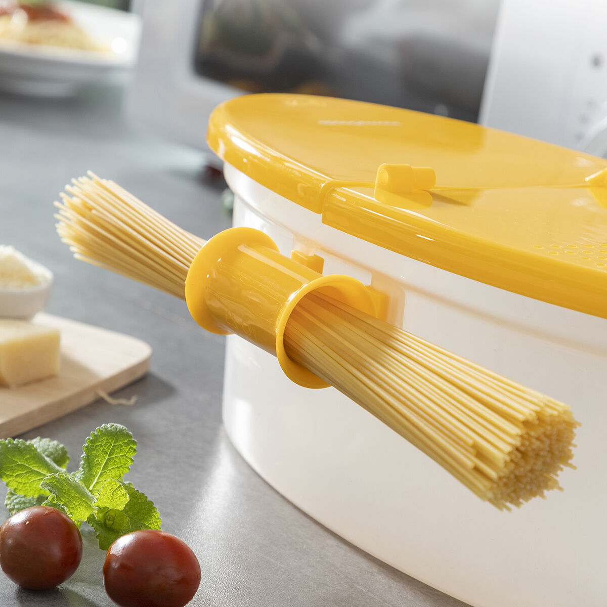 Cuecepasta para Microondas 4 en 1 con Accesorios y Recetas Pastrainest InnovaGoods