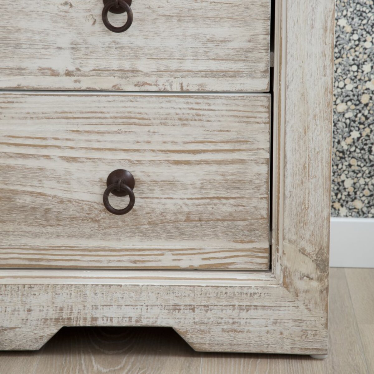 Table de chevet Oblak -bois massif d'araucaria-couleur blanc shabby 50 x 60 x 40 cm