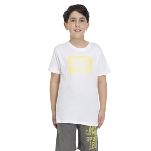 Conjunto completo con logo grande para niño.