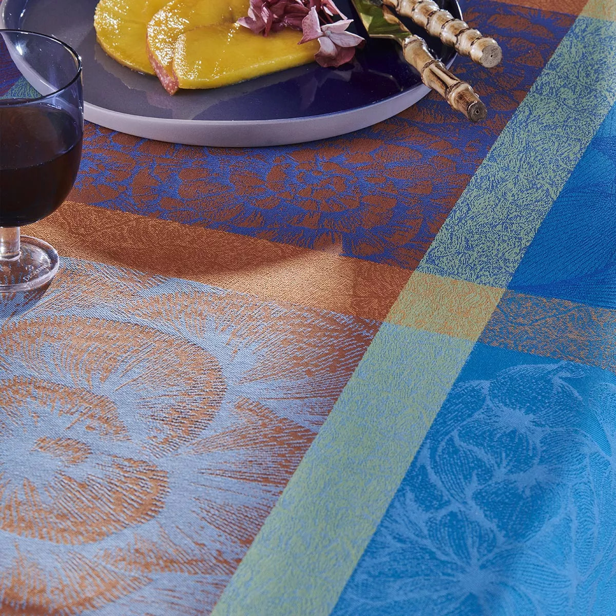 Nappe pur coton motif jacquard multicolore Mille petales floralies