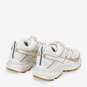 Zapatillas deportivas beige con cordones ajustables