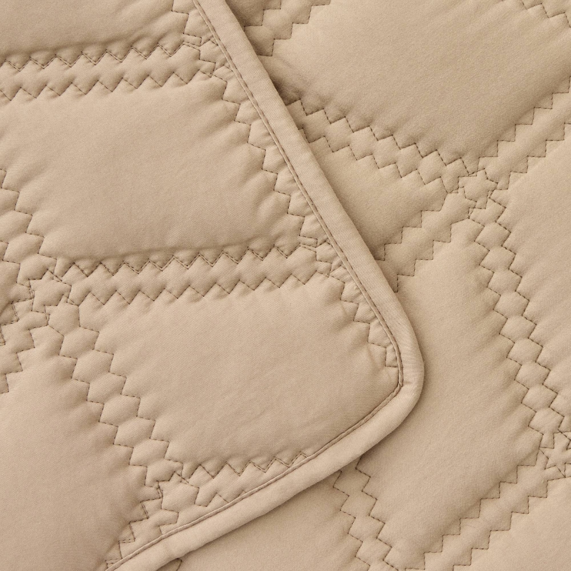 Colcha acolchada con diseño geométrico Ritdi color marron beige Poliéster