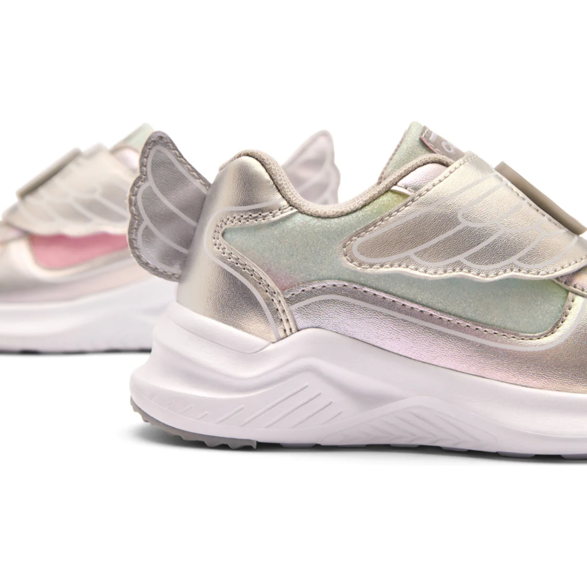 Zapatillas de luces de niña con diseño de alas plateadas