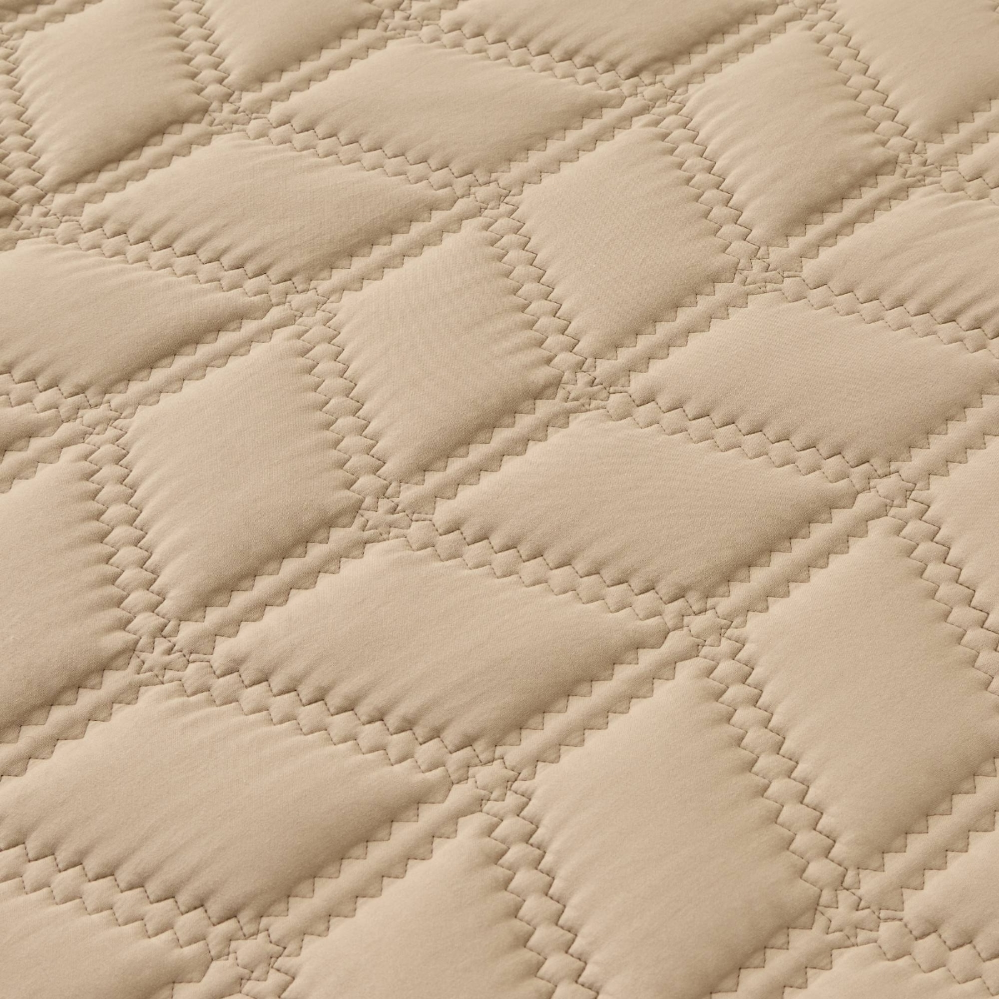 Colcha acolchada con diseño geométrico Ritdi color marron beige Poliéster