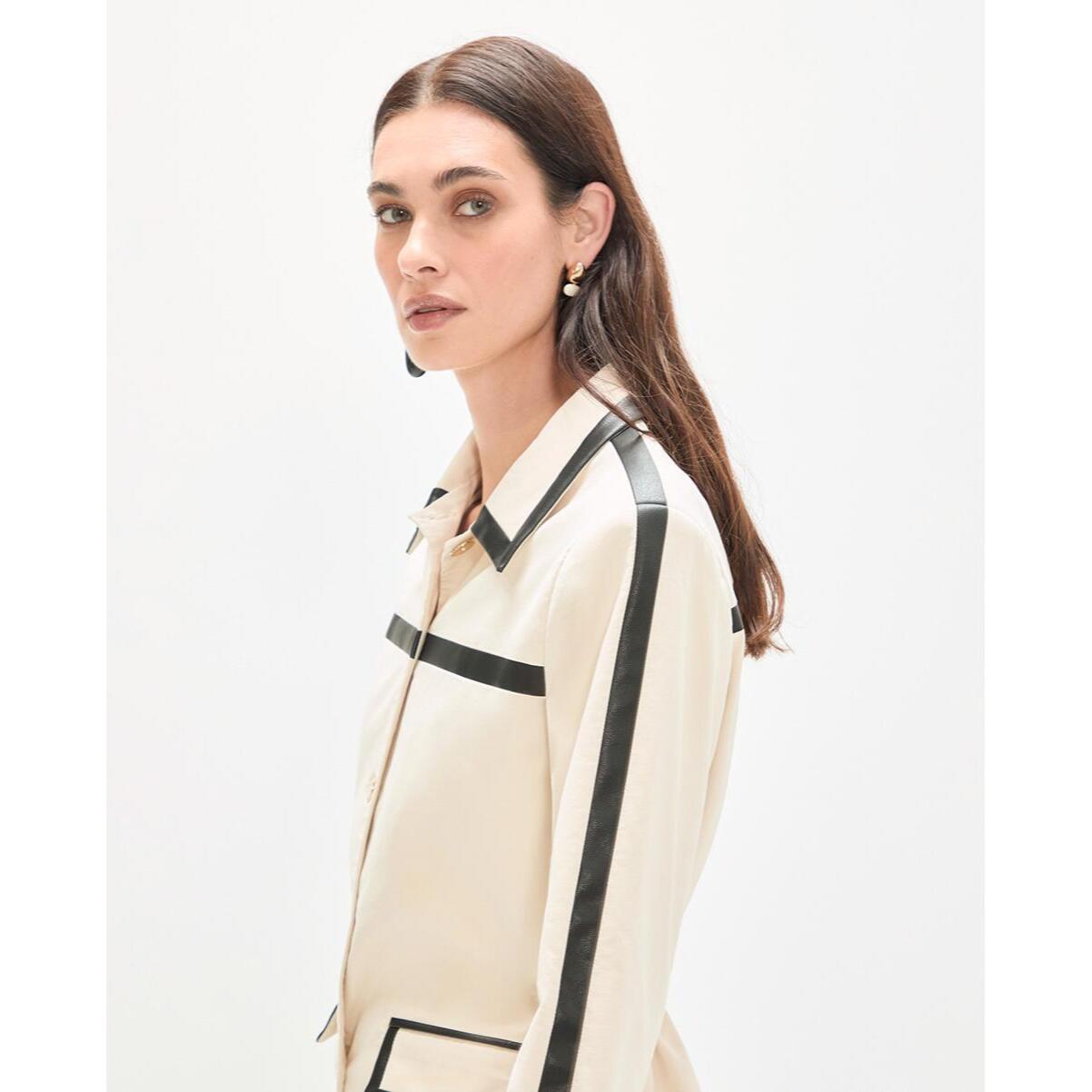 Pantaloni a gamba dritta con elastico in vita