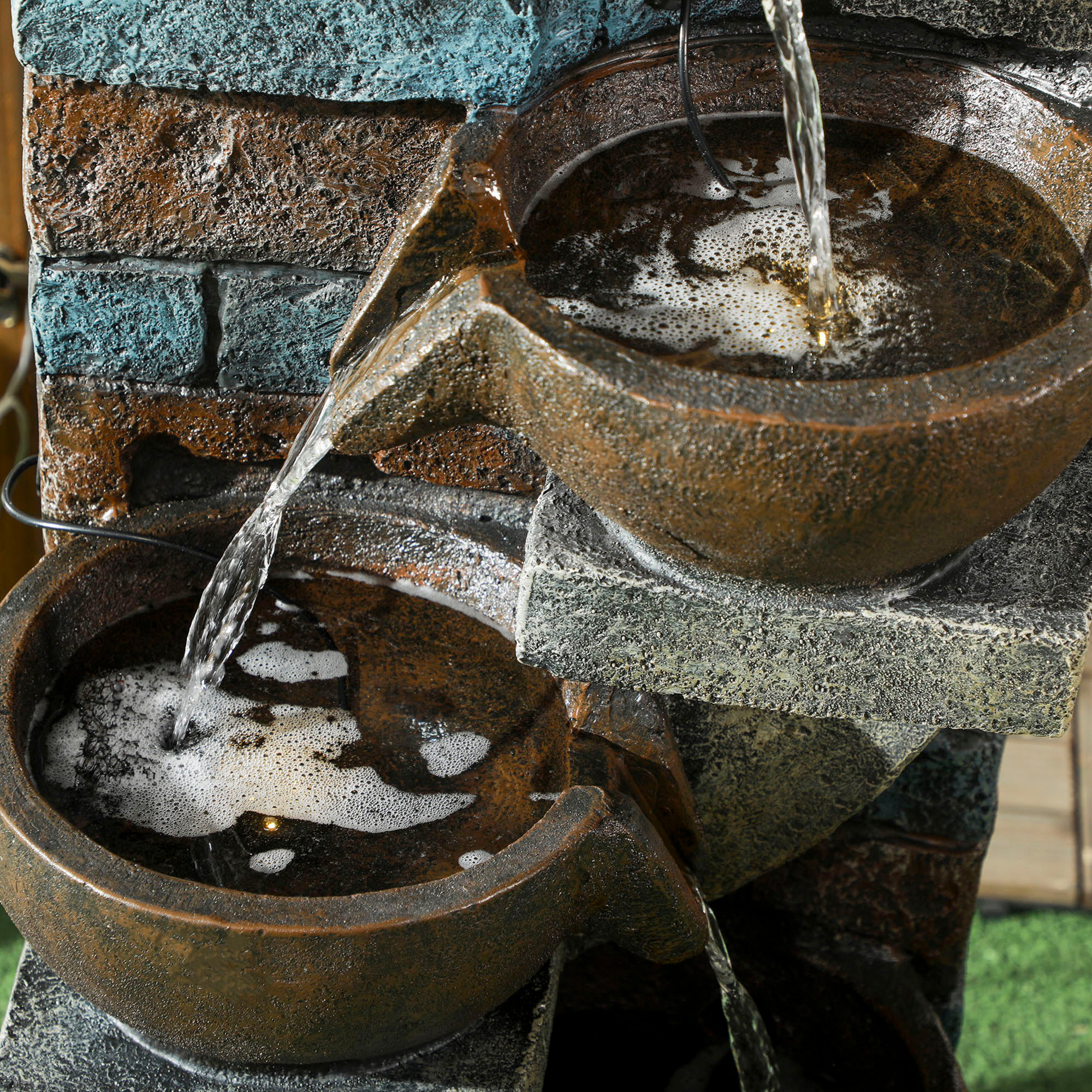Fontaine d'eau extérieure 5 niveaux, fontaine de jardin avec lumières LED, panneau solaire 3,7 kW, pompe, débit de 450L/h, en résine, gris et marron