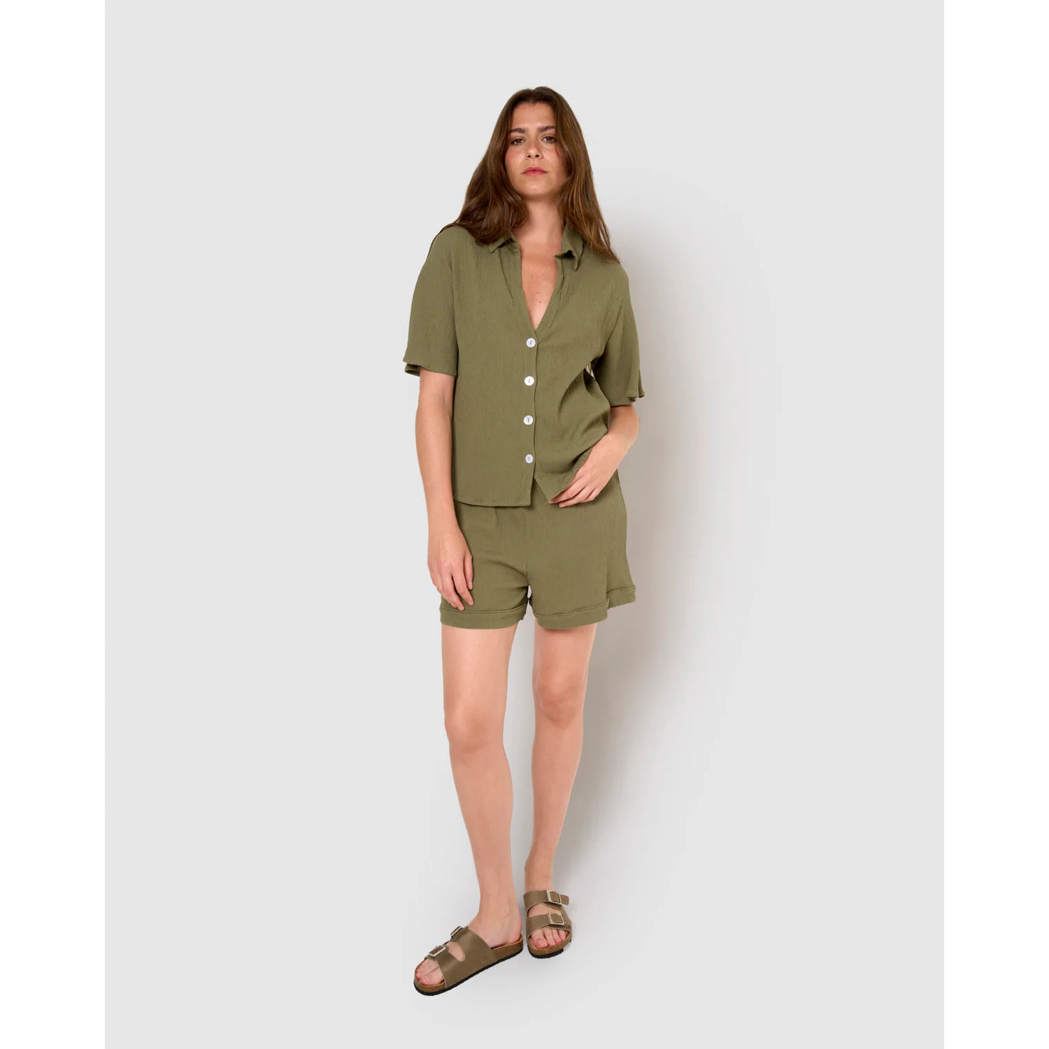 Completo da caccia in cotone verde con camicia e pantaloncini