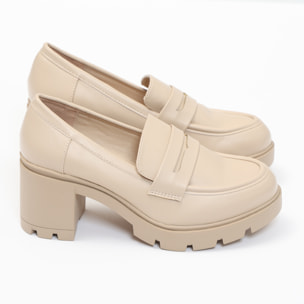 Mocassini in simil pelle con tacco comodo