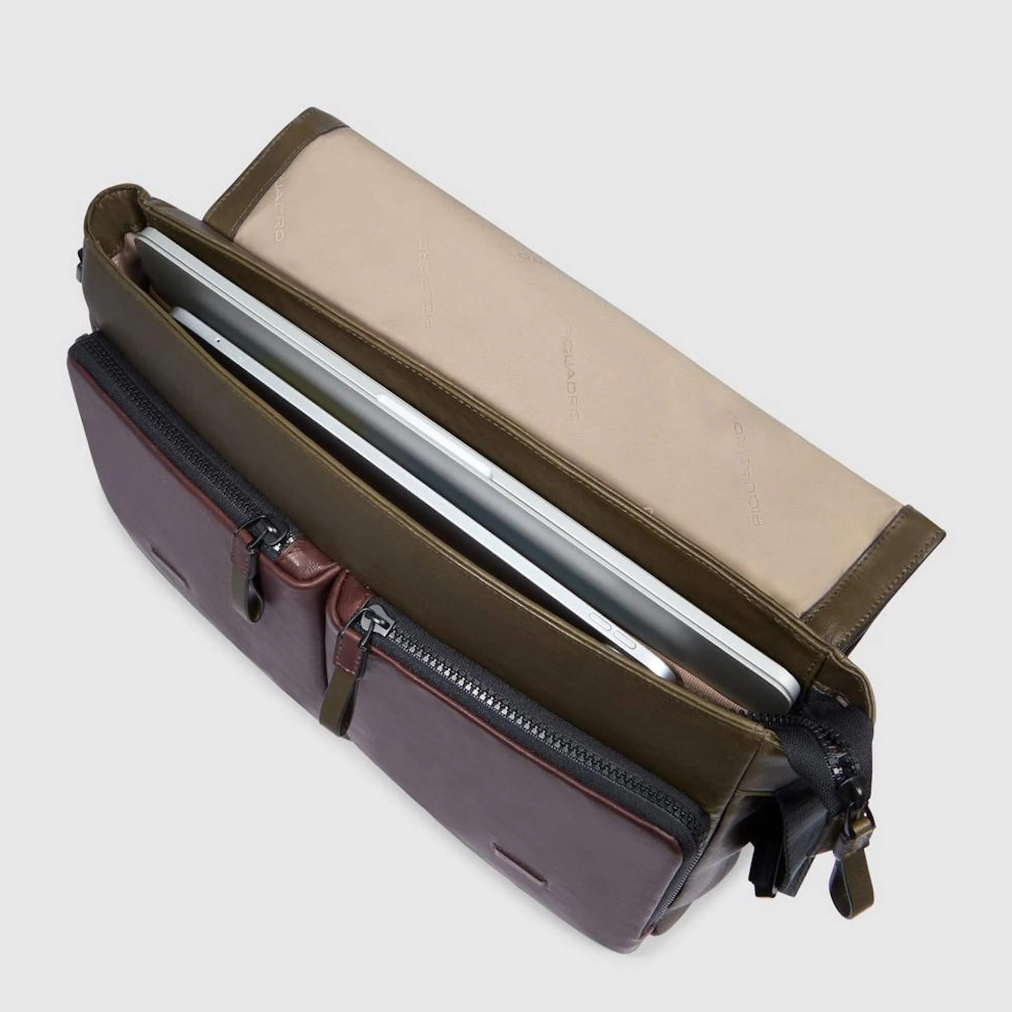 Piquadro Borsa messenger porta pc e iPad® con protezioni antiurto e RFID