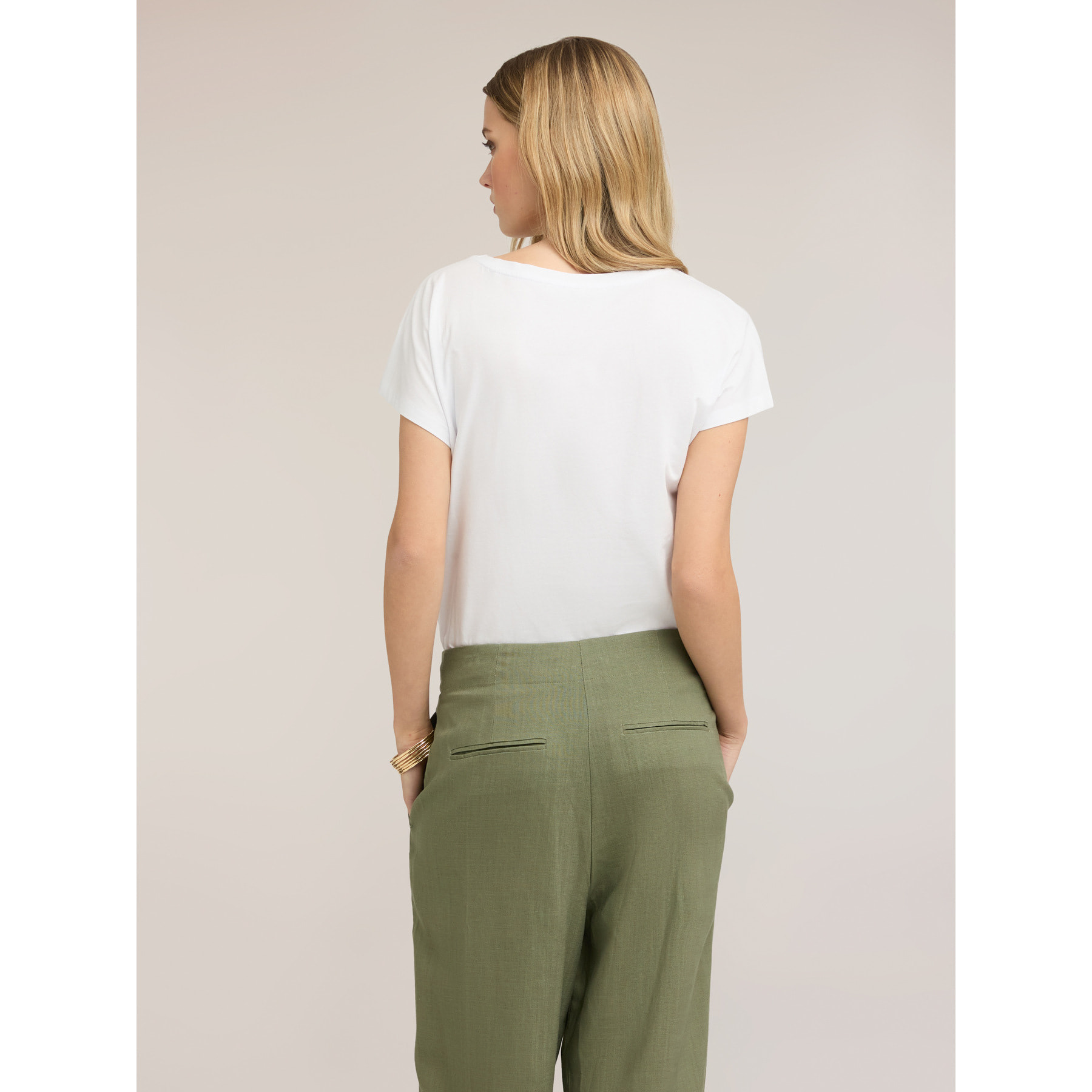 Motivi - T-shirt con ricamo sulla spalla - Bianco