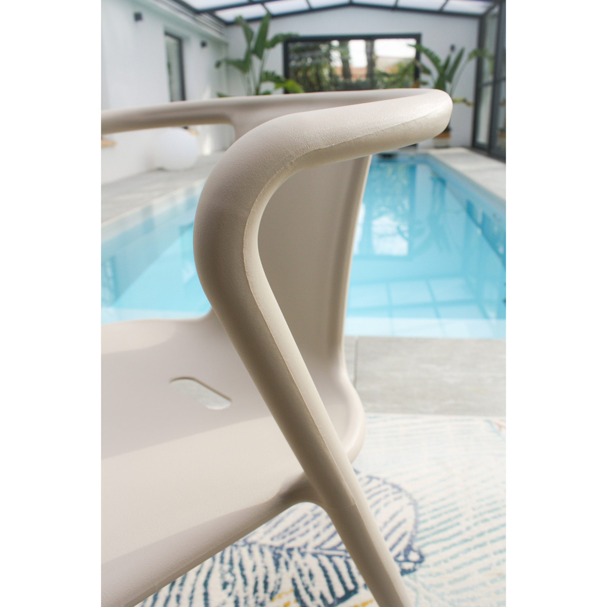 DIEGO - Fauteuil de jardin empilable en Polypropylène sable