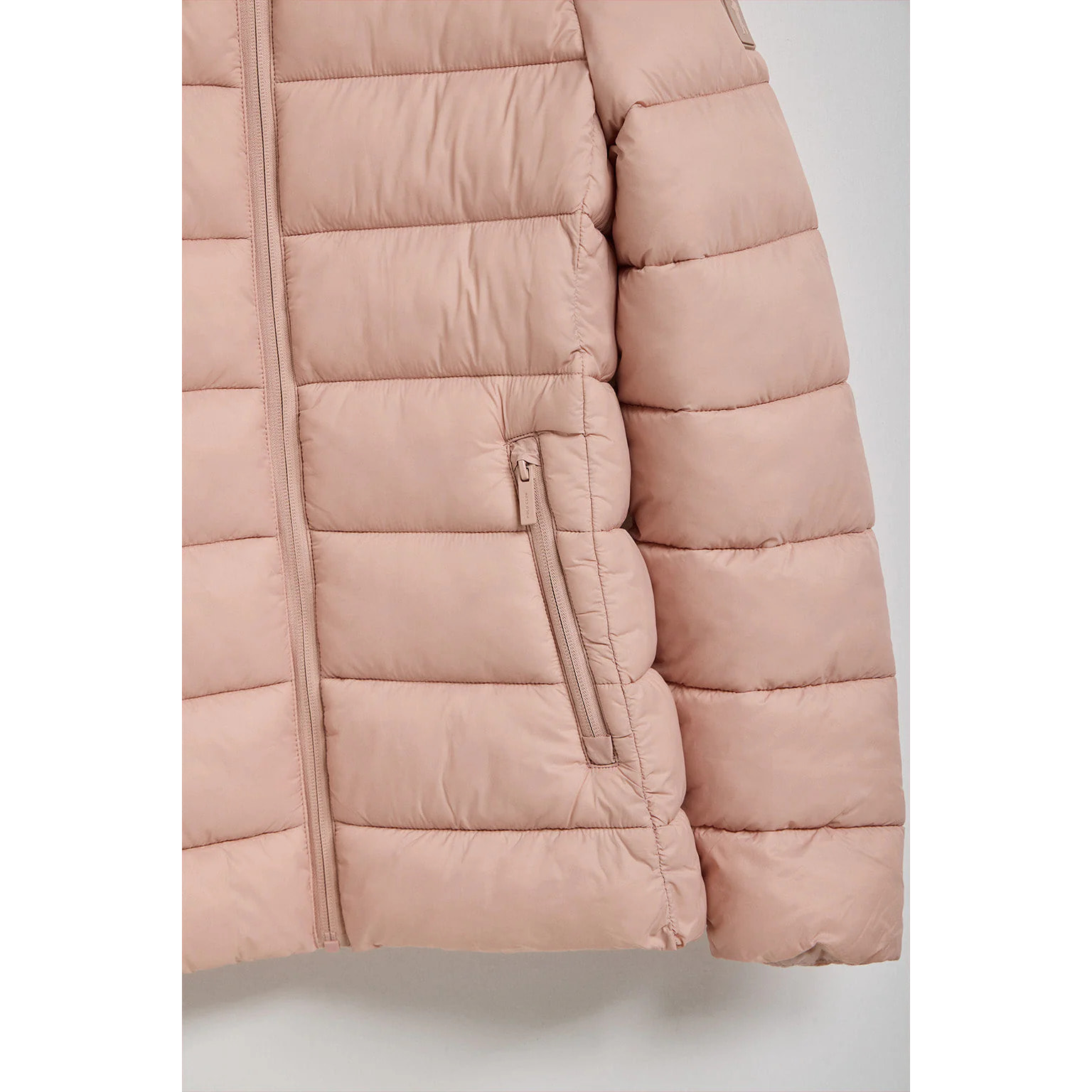 Chaqueta ultralight Susanne color rosa palo con parche Rigby Go