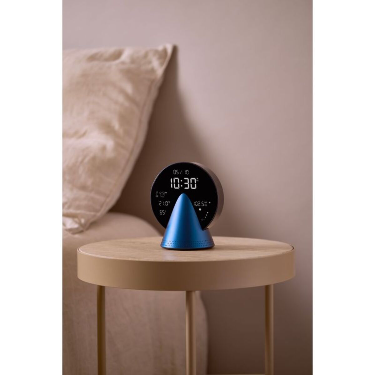 Radio réveil LEXON Conic Clock avec fonction Bluetooth Bleu