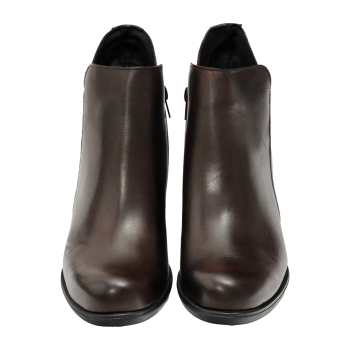 Tronchetto in vera pelle con tacco comodo