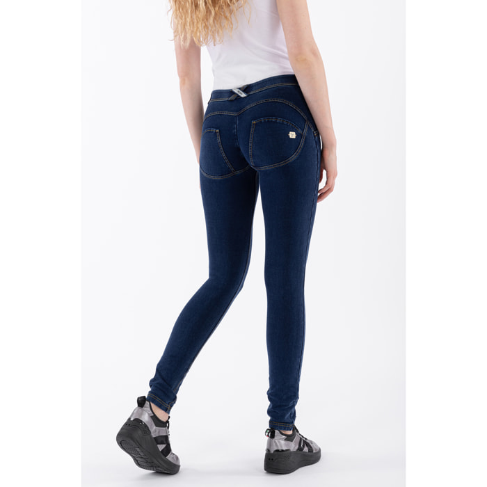 Pantalone WR.UP® skinny vita e lunghezza regular in denim scuro