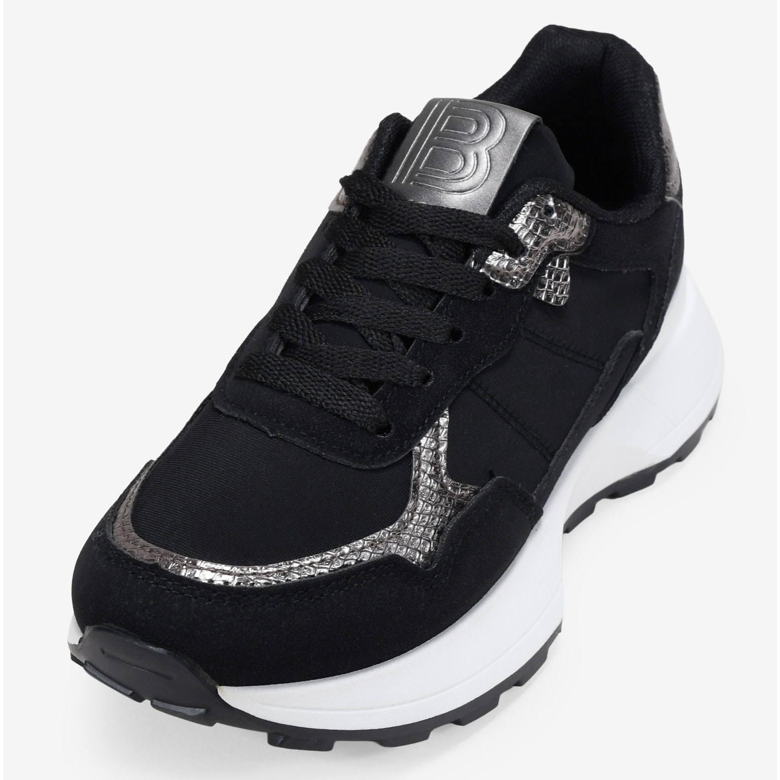 Zapatillas de plataforma negras con cordones