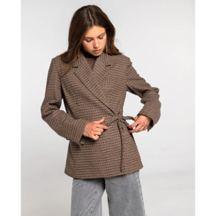 Blazer cruzada con solapa y ajuste con lazadas