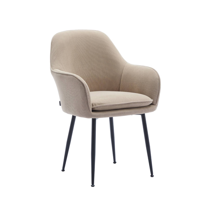 Fauteuil en velours côtelé beige et pieds en métal noir mat. L 57 x P 59 x H 84.5