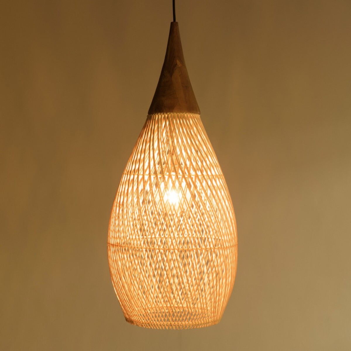 SIXTINE - Suspension 'goutte' 35x35cm rotin couleur naturelle et teck