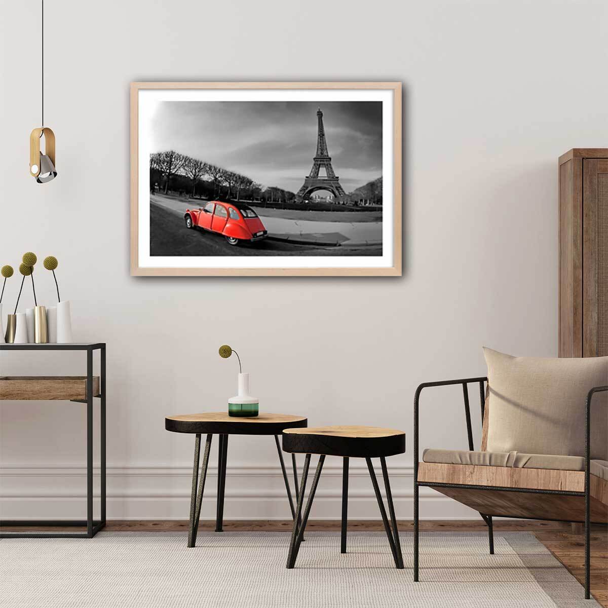 Affiche paris tour eiffel et 2cv rouge Affiche + cadre en bois - Chêne