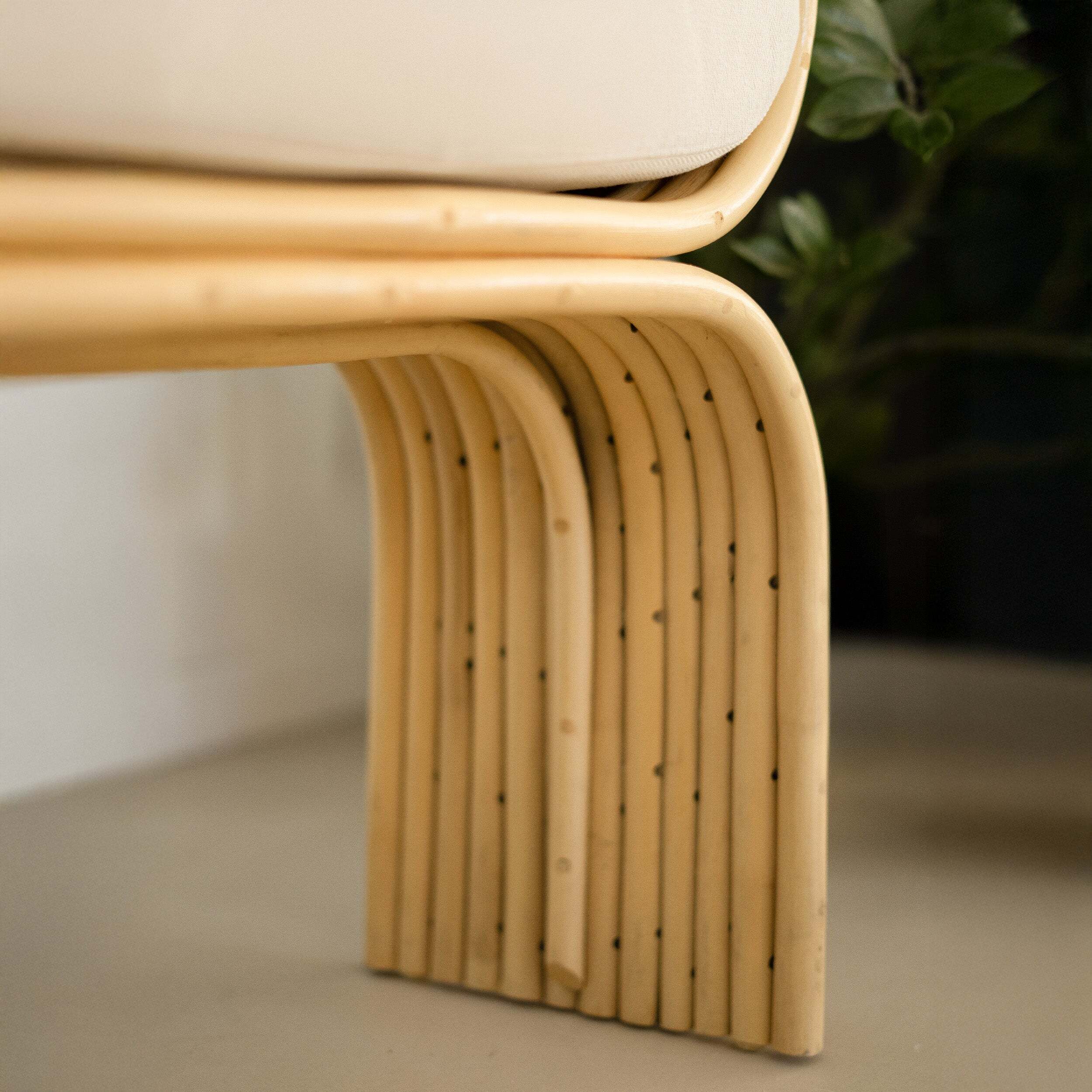 Tabouret en rotin et coussin blanc - Réane