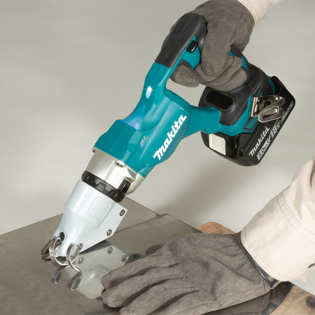 Cisaille 18V 2,0 mm - MAKITA - sans batterie, ni chargeur - DJS200Z