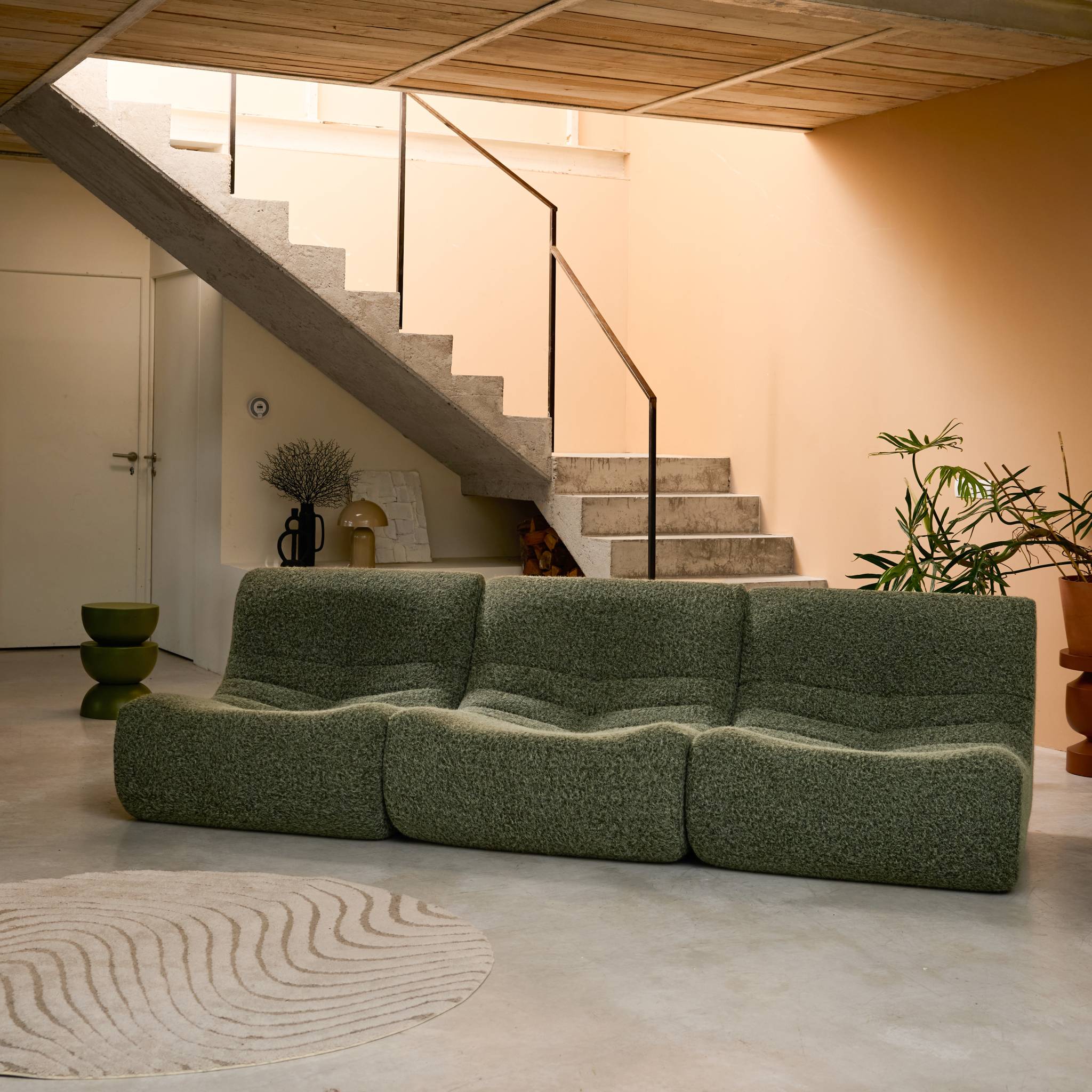 Chauffeuse tissu effet alpaca 3 places. kaki. style contemporain. L 91 x P 105 x H 72cm