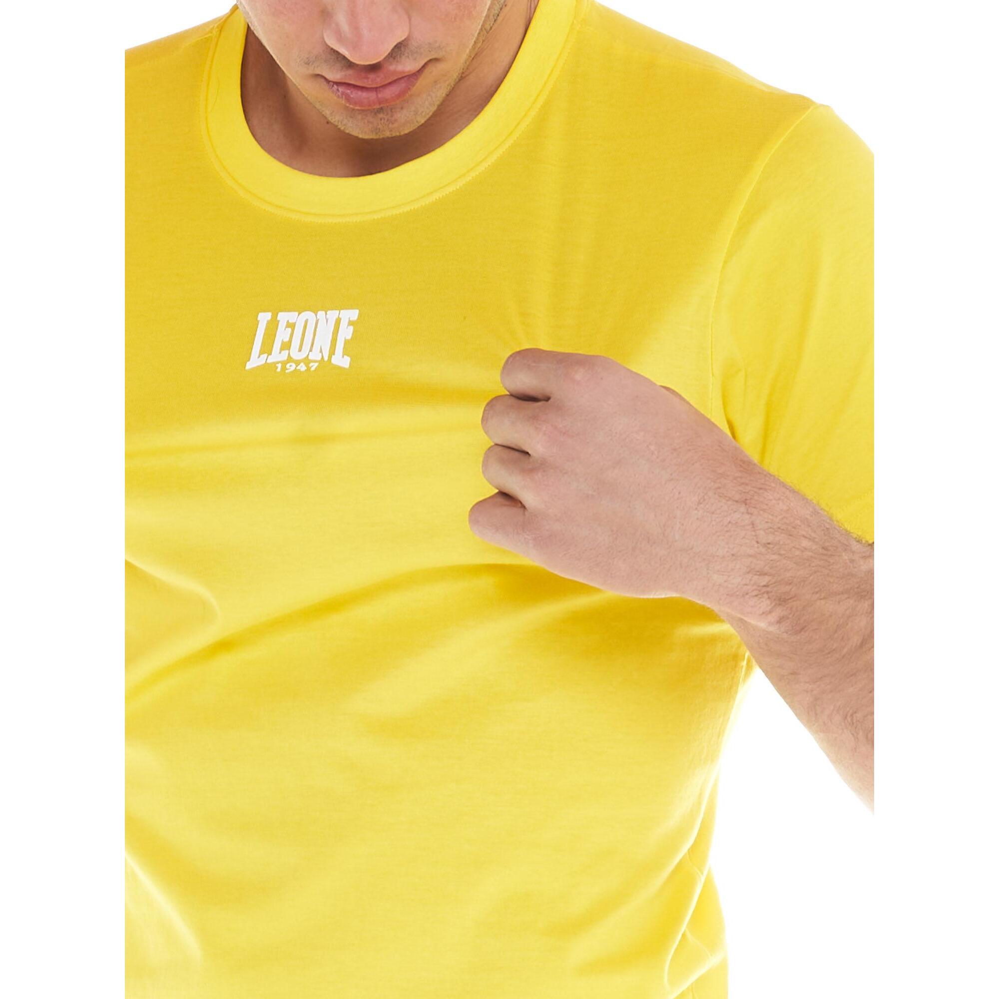 Completo set da uomo composto da t-shirt e pantaloncini Leone Basic