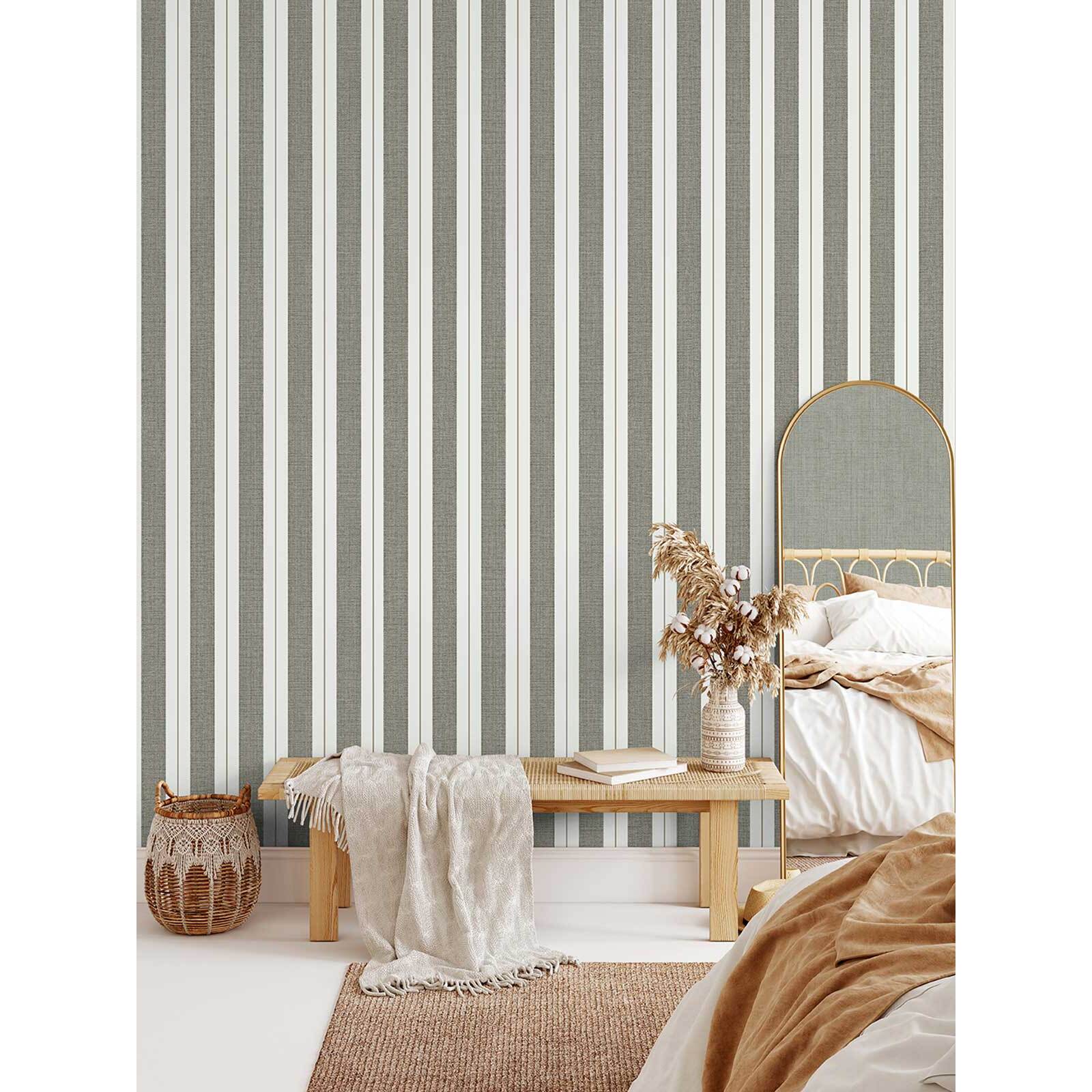 Papier peint rayures tissé gris foncé filet or