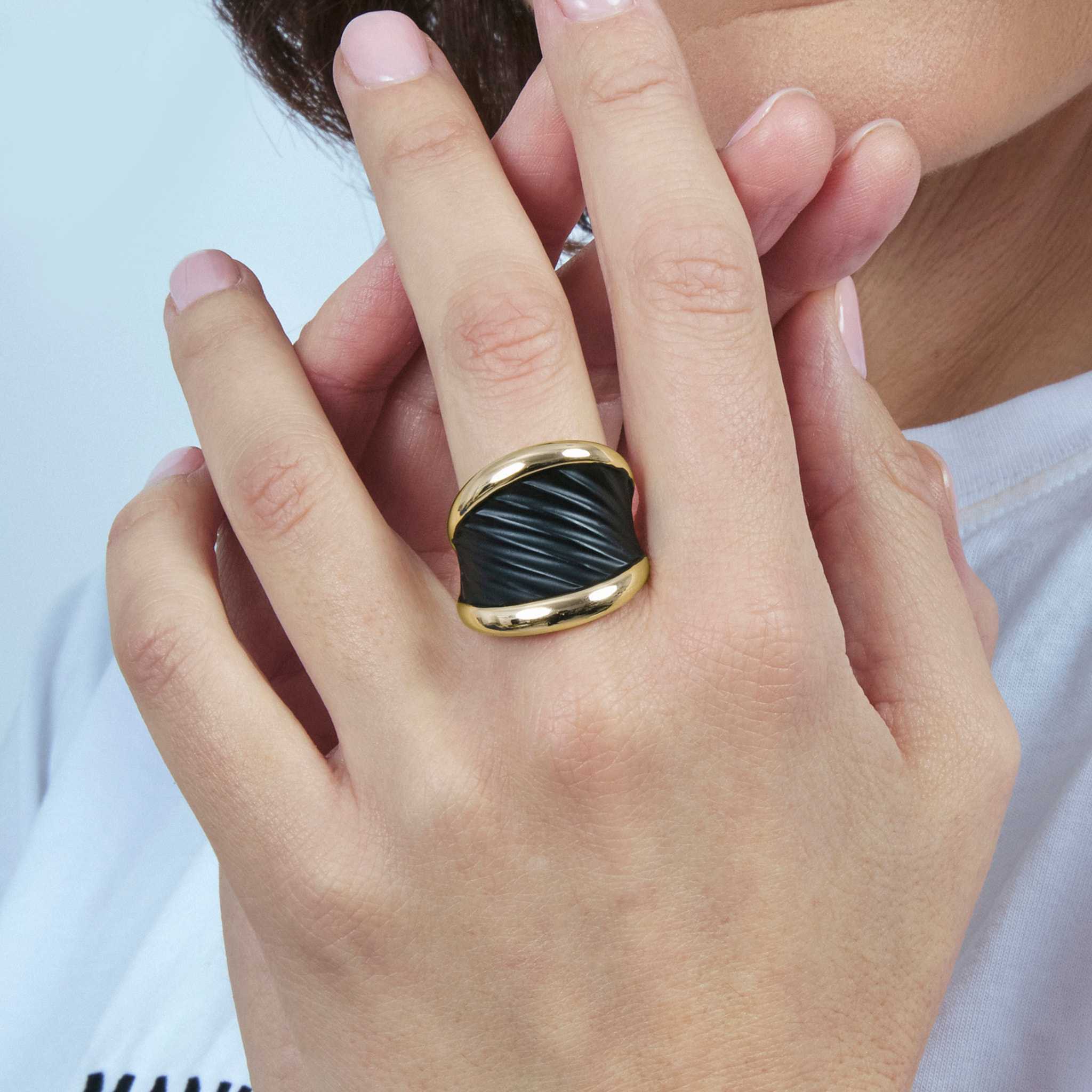 Anillo Overci acabado oro amarillo 18k