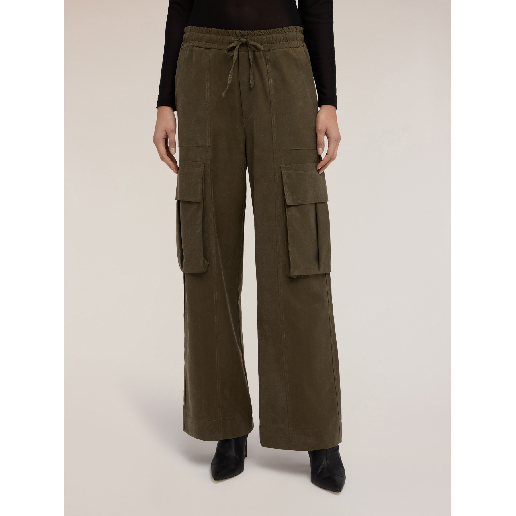 Motivi - Pantalones cargo en gabardina mezcla lyocell - Verde militare